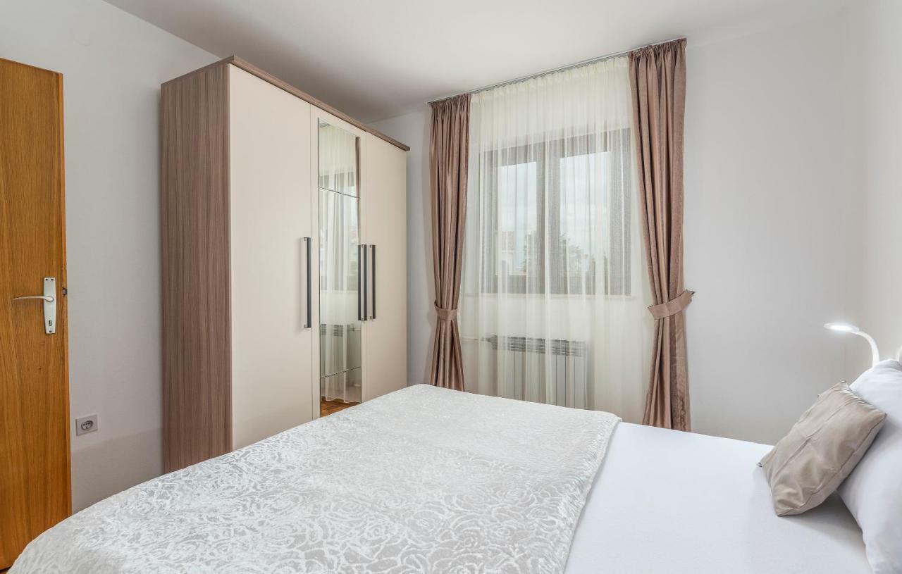 Apartments Marizela Porec Esterno foto