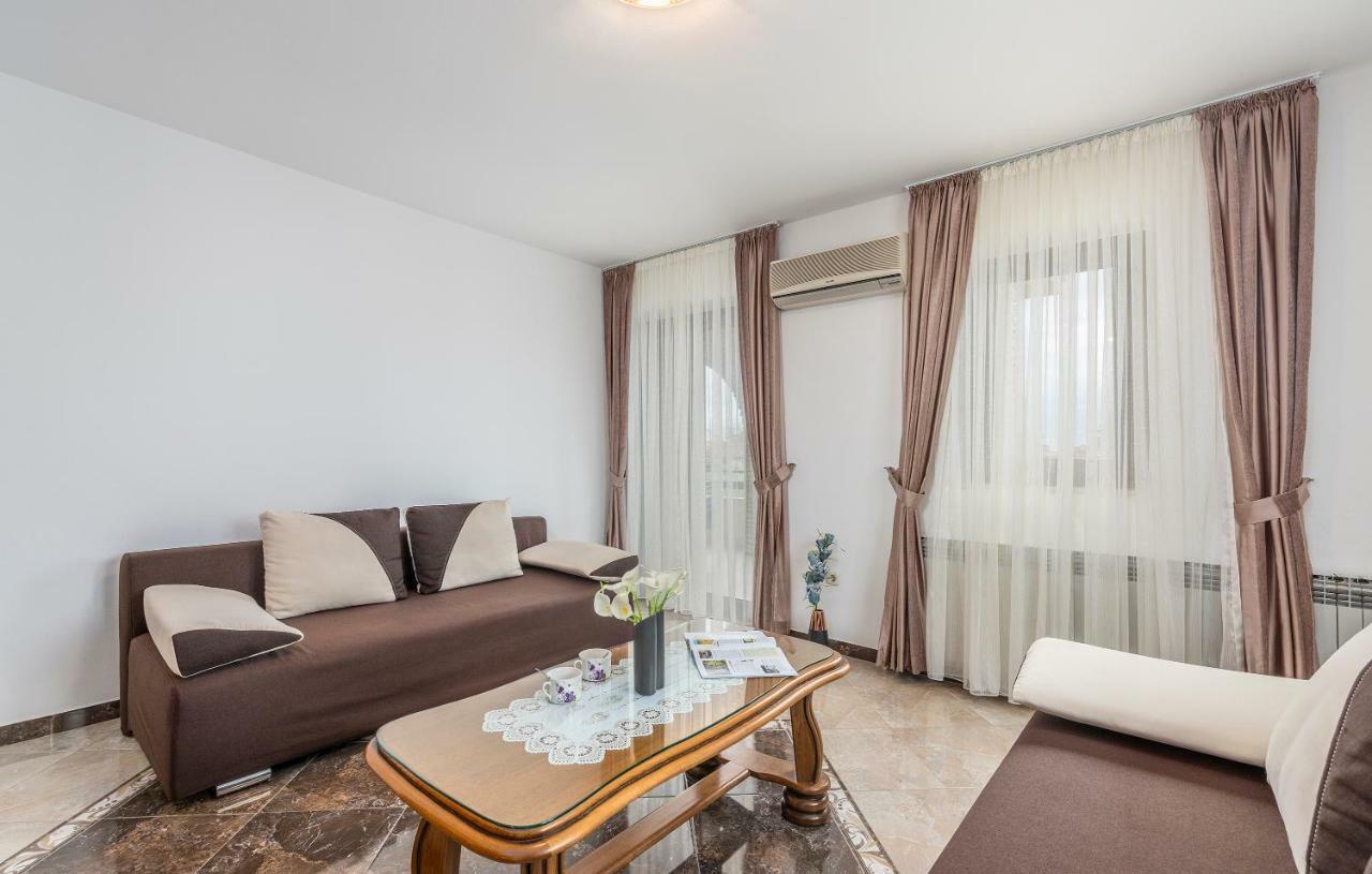 Apartments Marizela Porec Esterno foto