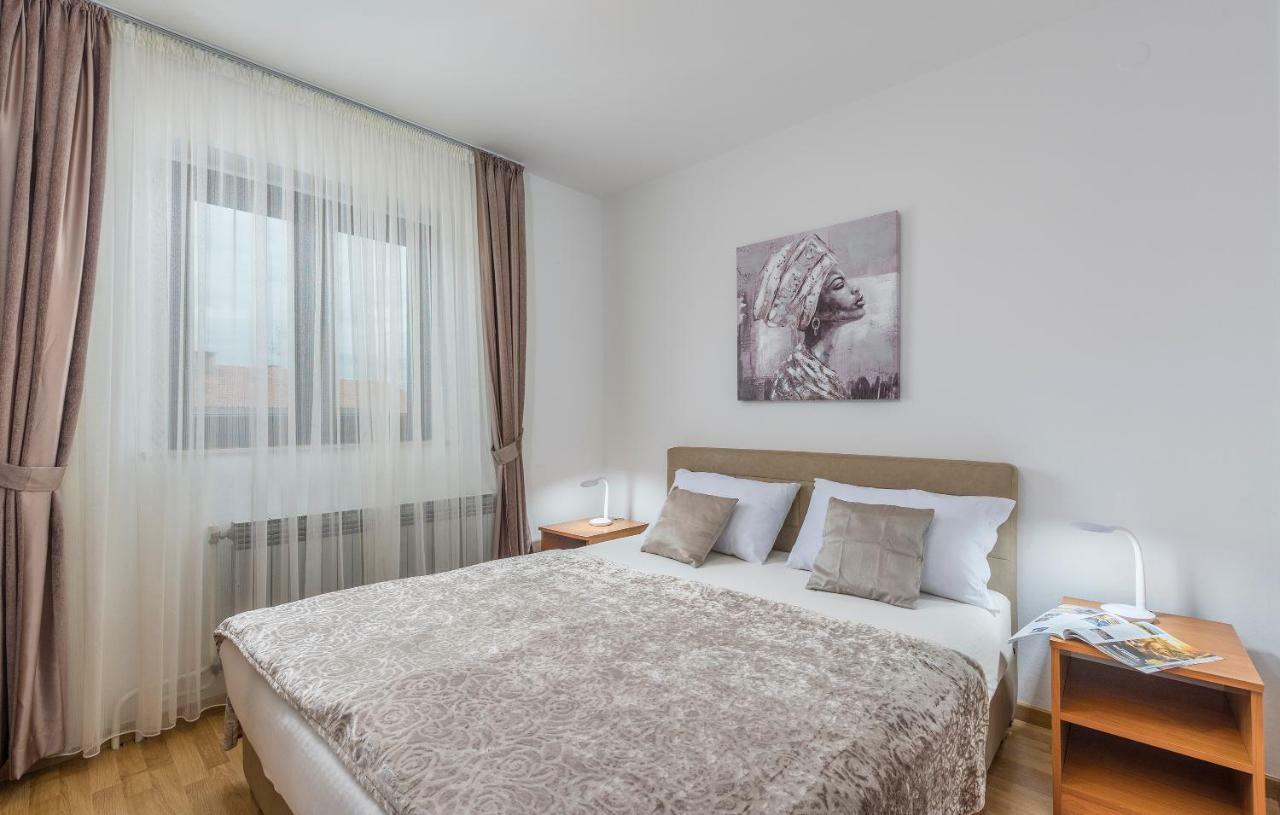 Apartments Marizela Porec Esterno foto