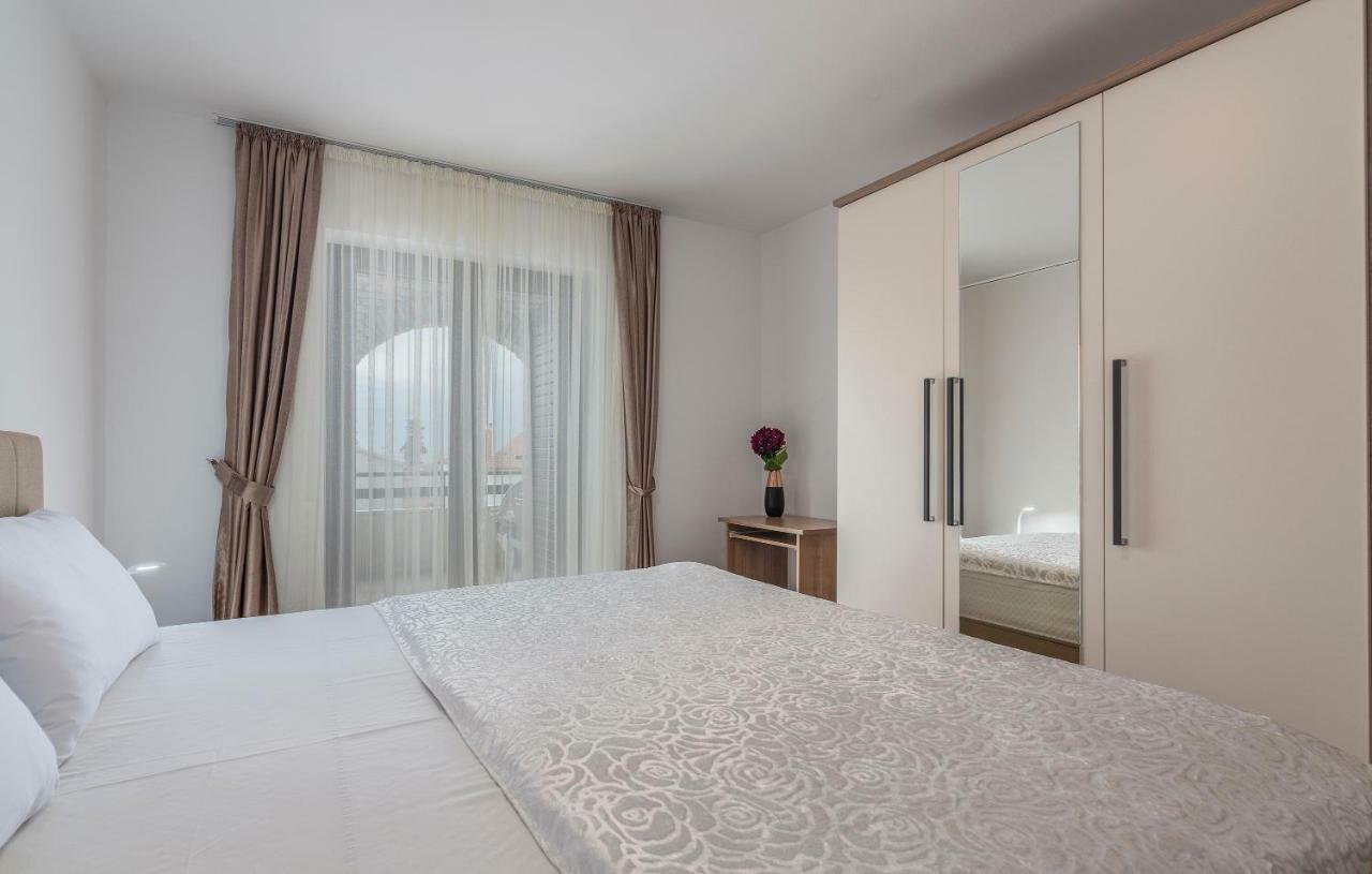 Apartments Marizela Porec Esterno foto